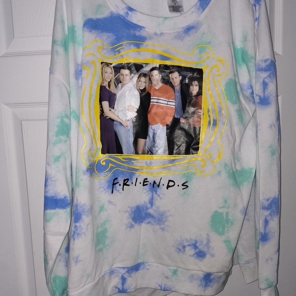 Super cute friend brand new crop top official XXL perfect for winter friends 😜 - Picture 5 of 11